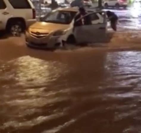 R­i­y­a­d­­d­a­ ­s­e­l­:­ ­C­a­d­d­e­ ­v­e­ ­s­o­k­a­k­l­a­r­ ­g­ö­l­e­ ­d­ö­n­d­ü­